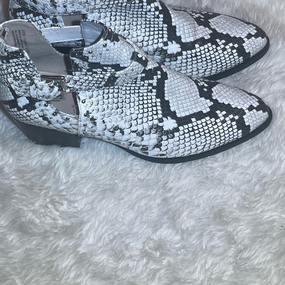 BP Women's Black and White Snake Print ankle boots size 10 - Picture 3 of 10